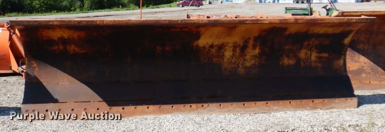 image for item DQ7231 Wausau R4514H  snow plow