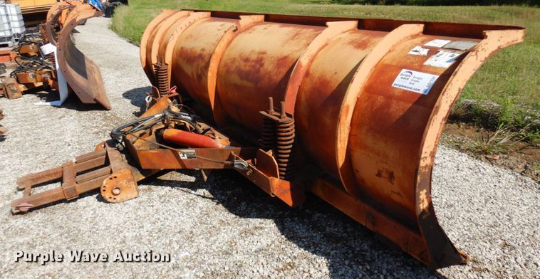 image for item DQ7231 Wausau R4514H  snow plow
