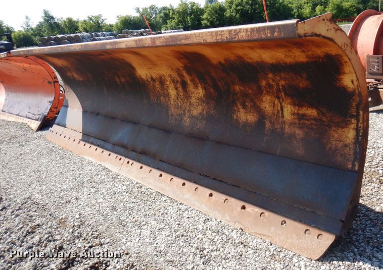 image for item DQ7231 Wausau R4514H  snow plow