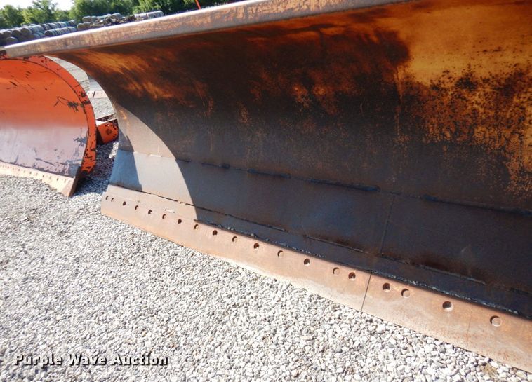 image for item DQ7231 Wausau R4514H  snow plow