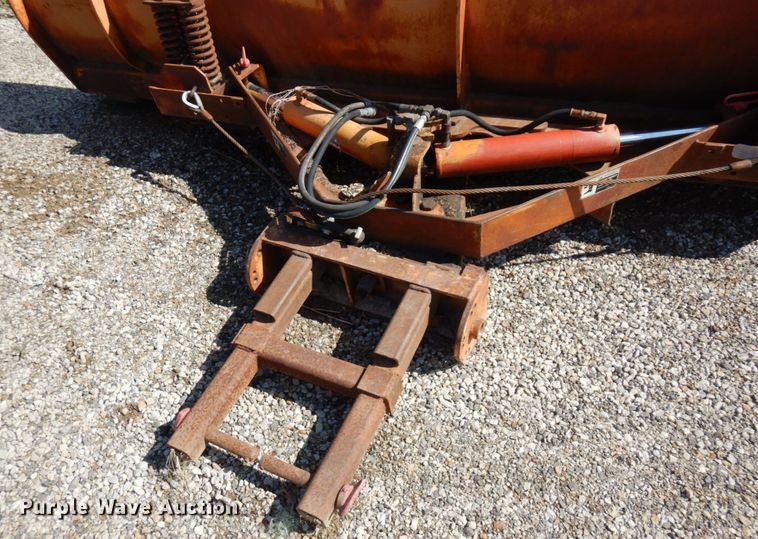image for item DQ7231 Wausau R4514H  snow plow
