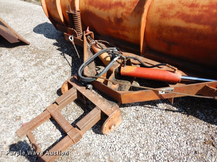 image for item DQ7231 Wausau R4514H  snow plow