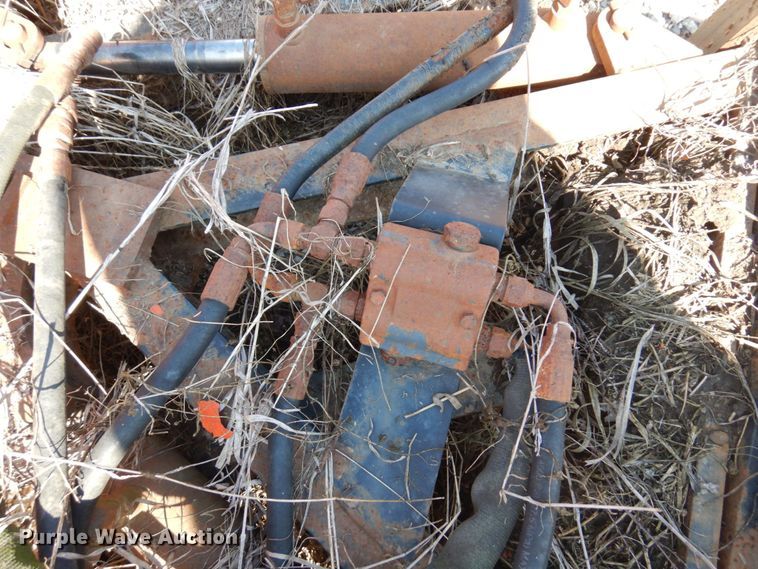 image for item DQ7232 Henderson  snow plow