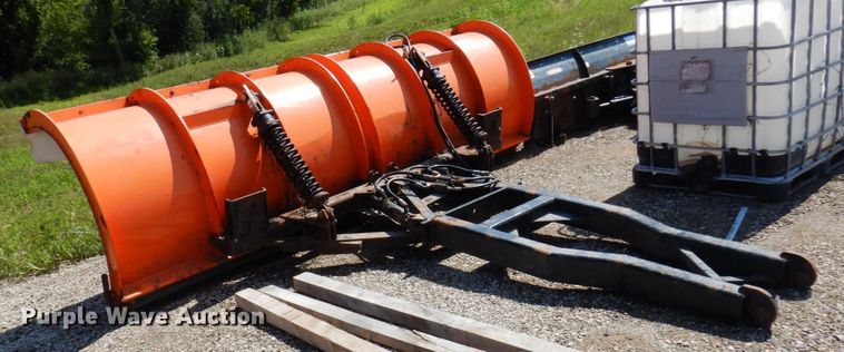 image for item DQ7237 Henderson RSPx12x42xIS  snow plow