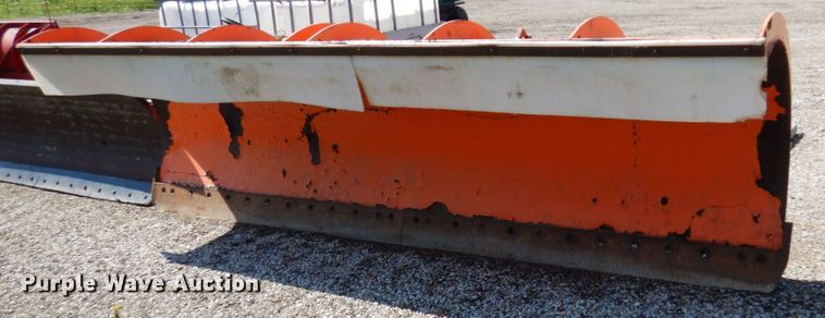 image for item DQ7237 Henderson RSPx12x42xIS  snow plow