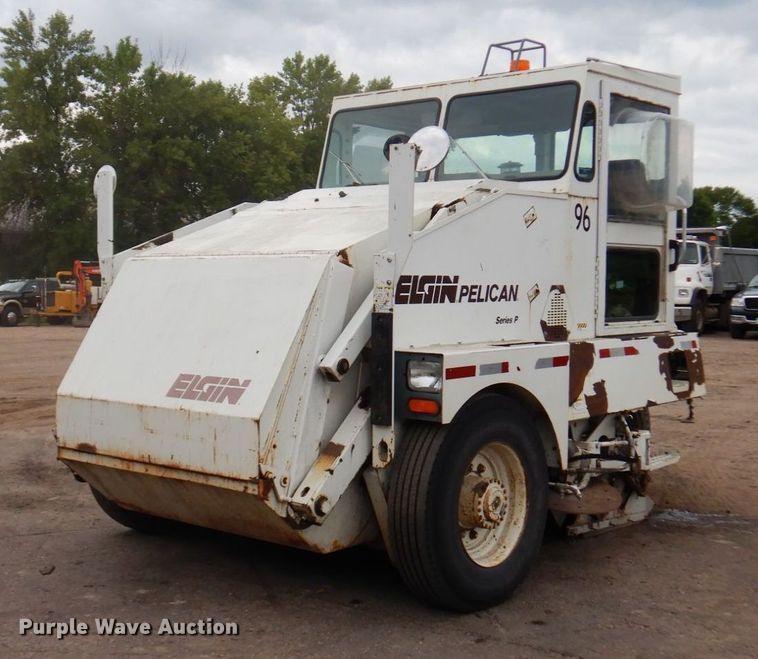 image for item DQ7240 1999 Elgin Pellican Series P  street sweeper truck