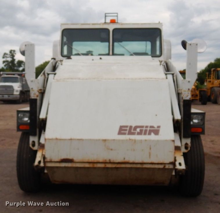 image for item DQ7240 1999 Elgin Pellican Series P  street sweeper truck