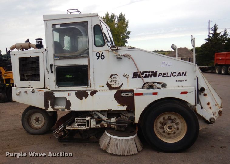 image for item DQ7240 1999 Elgin Pellican Series P  street sweeper truck