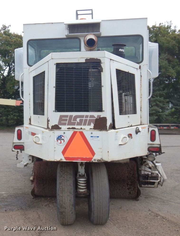 image for item DQ7240 1999 Elgin Pellican Series P  street sweeper truck