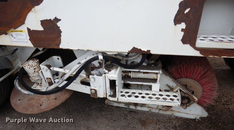 image for item DQ7240 1999 Elgin Pellican Series P  street sweeper truck