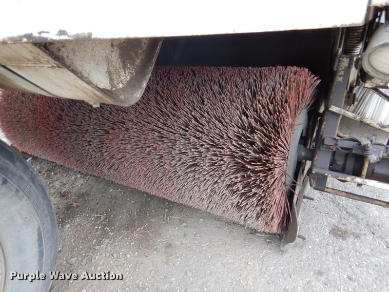 image for item DQ7240 1999 Elgin Pellican Series P  street sweeper truck