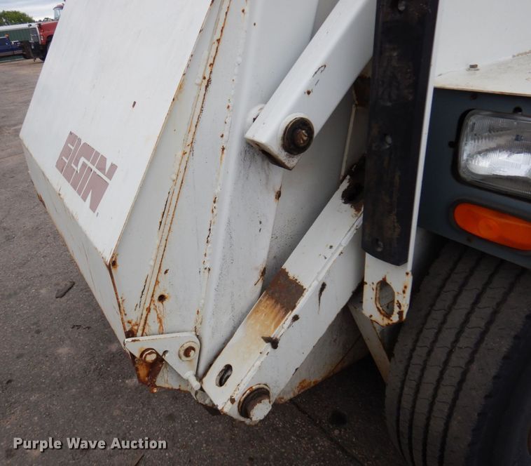 image for item DQ7240 1999 Elgin Pellican Series P  street sweeper truck