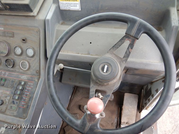 image for item DQ7240 1999 Elgin Pellican Series P  street sweeper truck