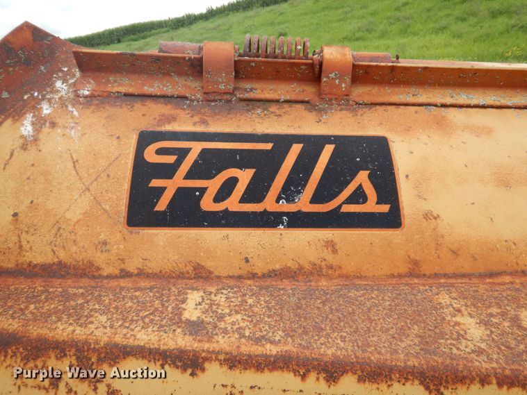 image for item DQ7244 1979 Falls V890  motor grader V-plow