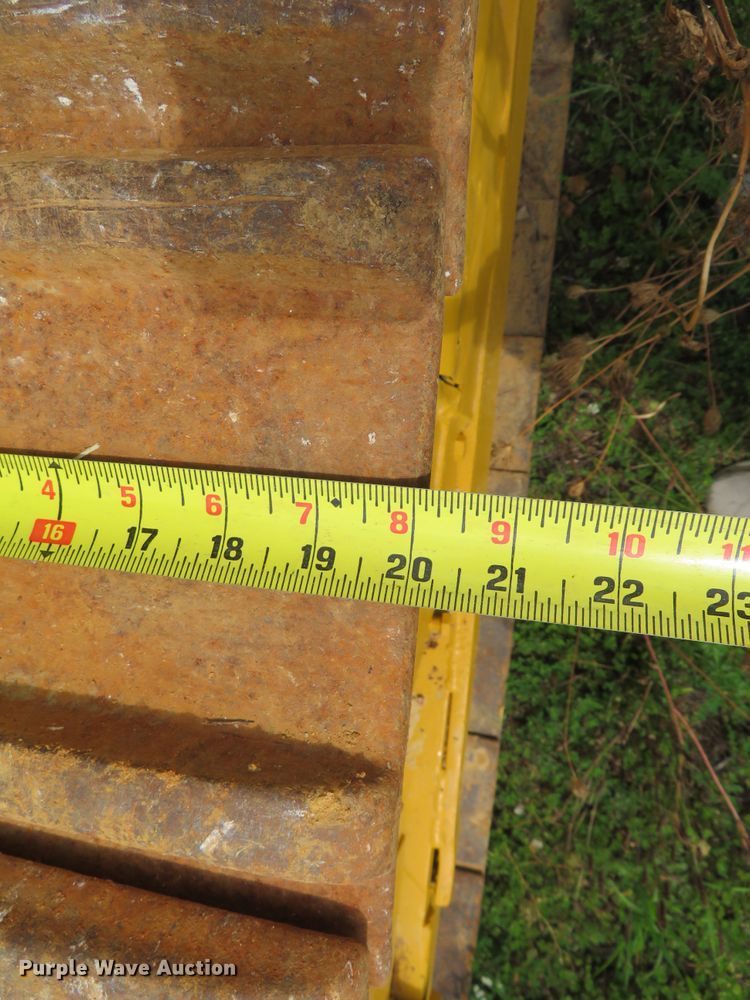 image for item DR0099 1987 Komatsu D66S-1  track loader