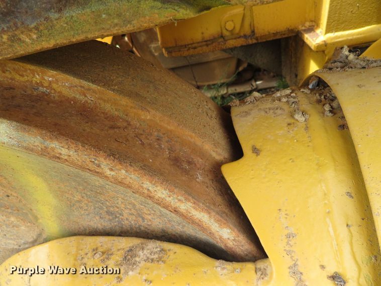 image for item DR0099 1987 Komatsu D66S-1  track loader