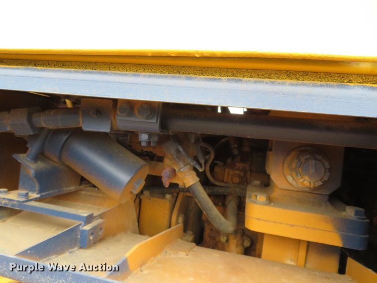 image for item DR0099 1987 Komatsu D66S-1  track loader