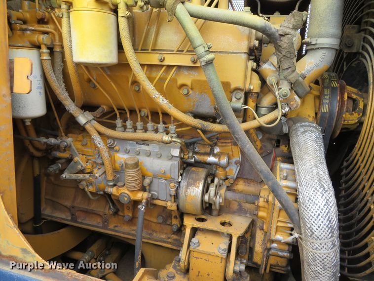 image for item DR0099 1987 Komatsu D66S-1  track loader