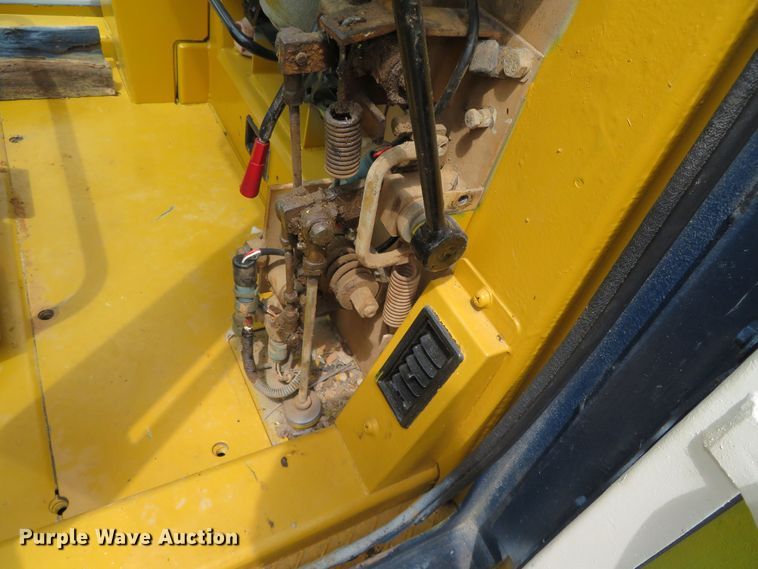 image for item DR0099 1987 Komatsu D66S-1  track loader