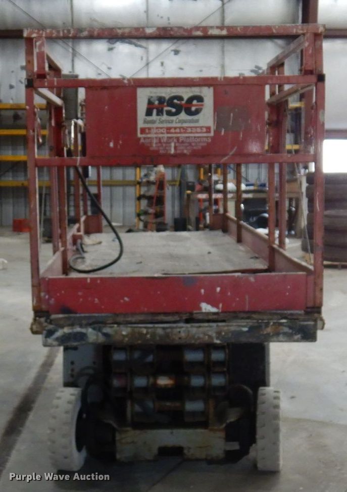 image for item DR0518 1999 Mec 2548HT  scissor lift