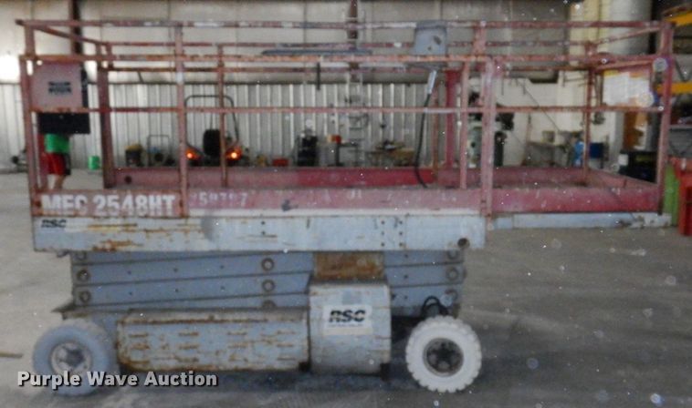 image for item DR0518 1999 Mec 2548HT  scissor lift