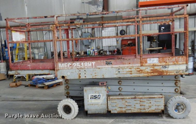 image for item DR0518 1999 Mec 2548HT  scissor lift