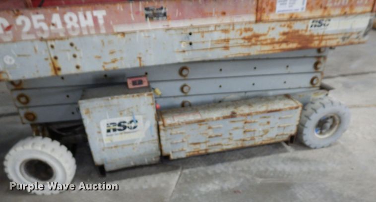 image for item DR0518 1999 Mec 2548HT  scissor lift