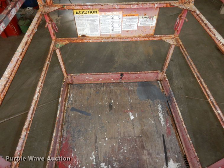image for item DR0518 1999 Mec 2548HT  scissor lift
