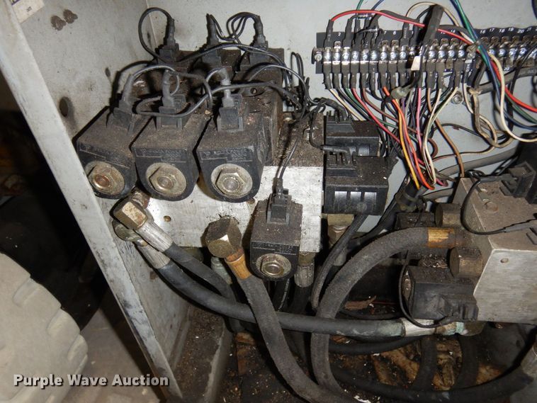 image for item DR0518 1999 Mec 2548HT  scissor lift