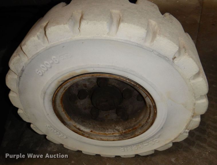 image for item DR0518 1999 Mec 2548HT  scissor lift