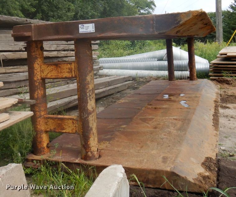 image for item DR0519 Trench box