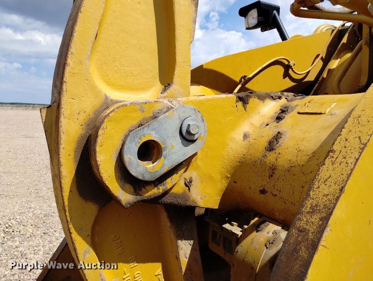 image for item DR1320 2010 Caterpillar 966H  wheel loader