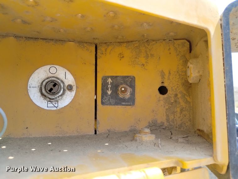 image for item DR1320 2010 Caterpillar 966H  wheel loader