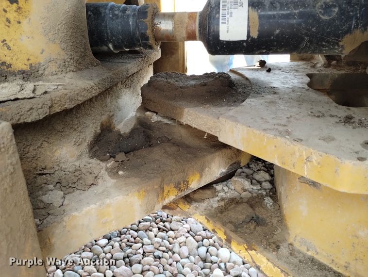 image for item DR1320 2010 Caterpillar 966H  wheel loader