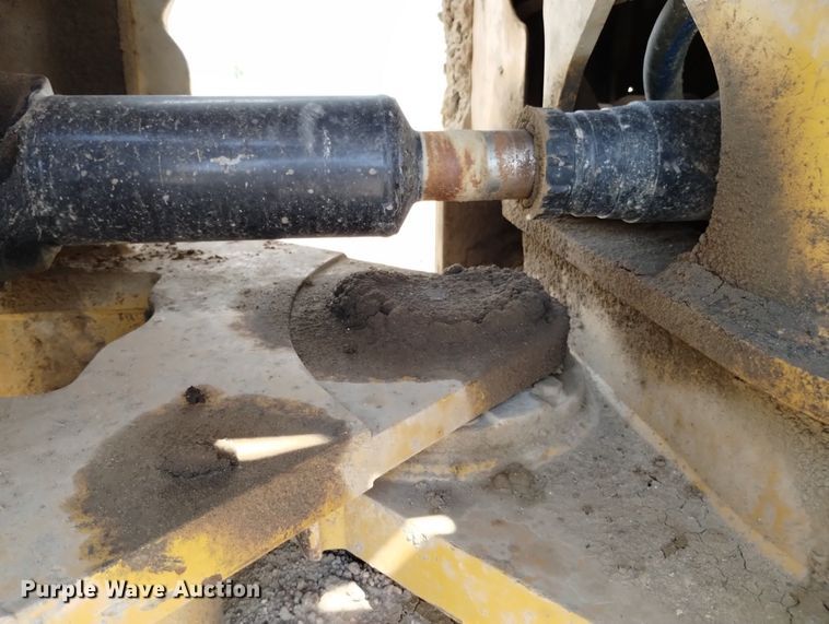 image for item DR1320 2010 Caterpillar 966H  wheel loader