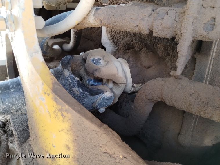 image for item DR1320 2010 Caterpillar 966H  wheel loader