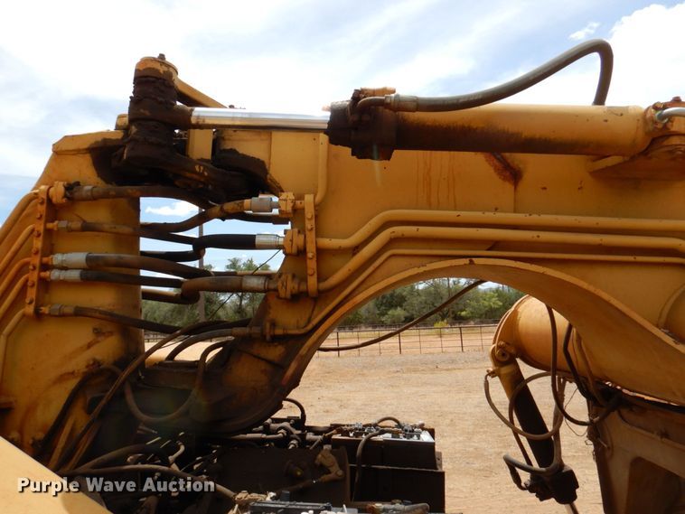 image for item DR1982 1977 Caterpillar 613B  elevating scraper