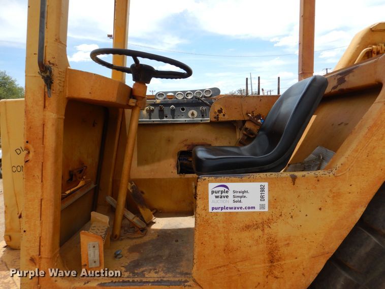 image for item DR1982 1977 Caterpillar 613B  elevating scraper