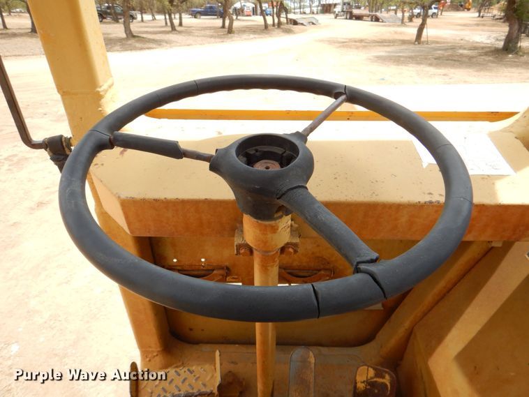 image for item DR1982 1977 Caterpillar 613B  elevating scraper