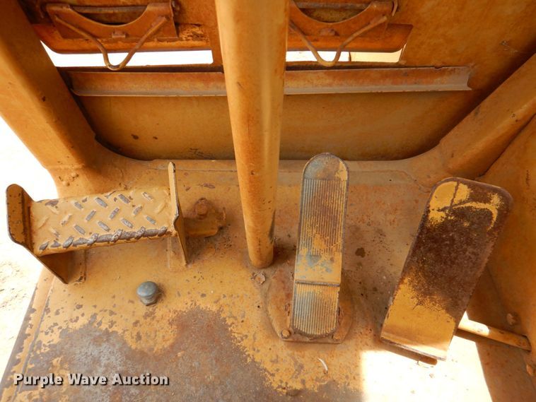 image for item DR1982 1977 Caterpillar 613B  elevating scraper