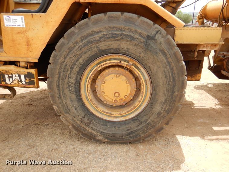 image for item DR1982 1977 Caterpillar 613B  elevating scraper