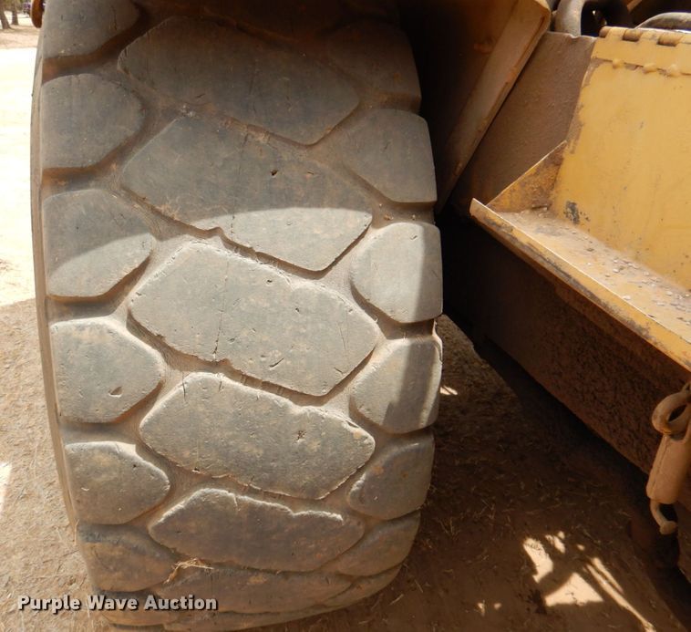 image for item DR1982 1977 Caterpillar 613B  elevating scraper