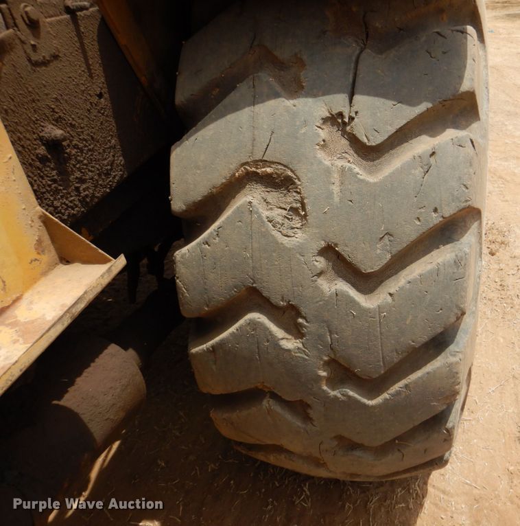 image for item DR1982 1977 Caterpillar 613B  elevating scraper