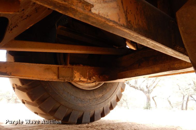 image for item DR1982 1977 Caterpillar 613B  elevating scraper