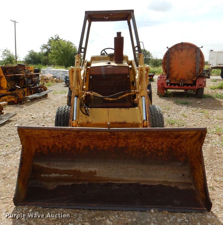 image for item DR1990 1977 Case 580C  landscape tractor