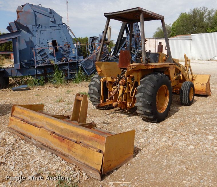 image for item DR1990 1977 Case 580C  landscape tractor