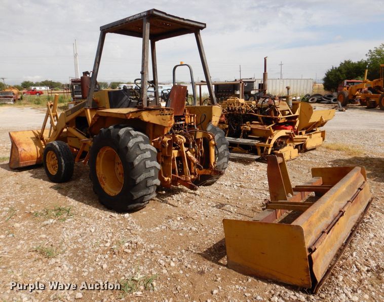 image for item DR1990 1977 Case 580C  landscape tractor