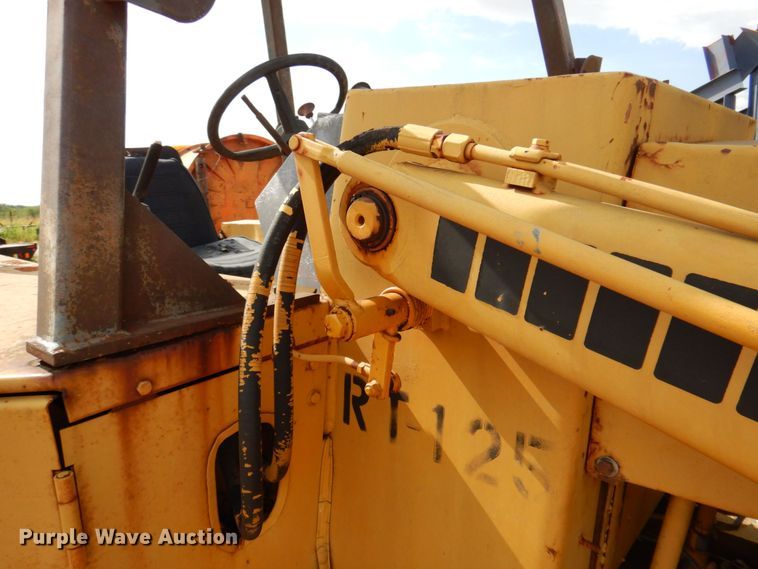 image for item DR1990 1977 Case 580C  landscape tractor