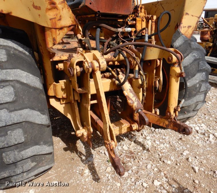 image for item DR1990 1977 Case 580C  landscape tractor