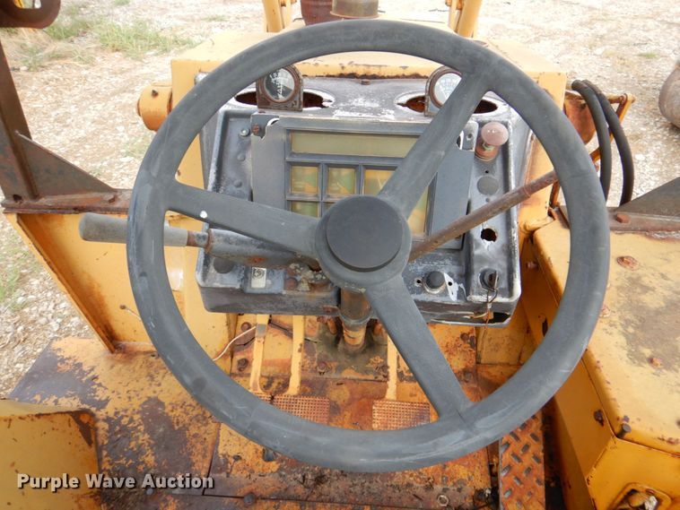 image for item DR1990 1977 Case 580C  landscape tractor